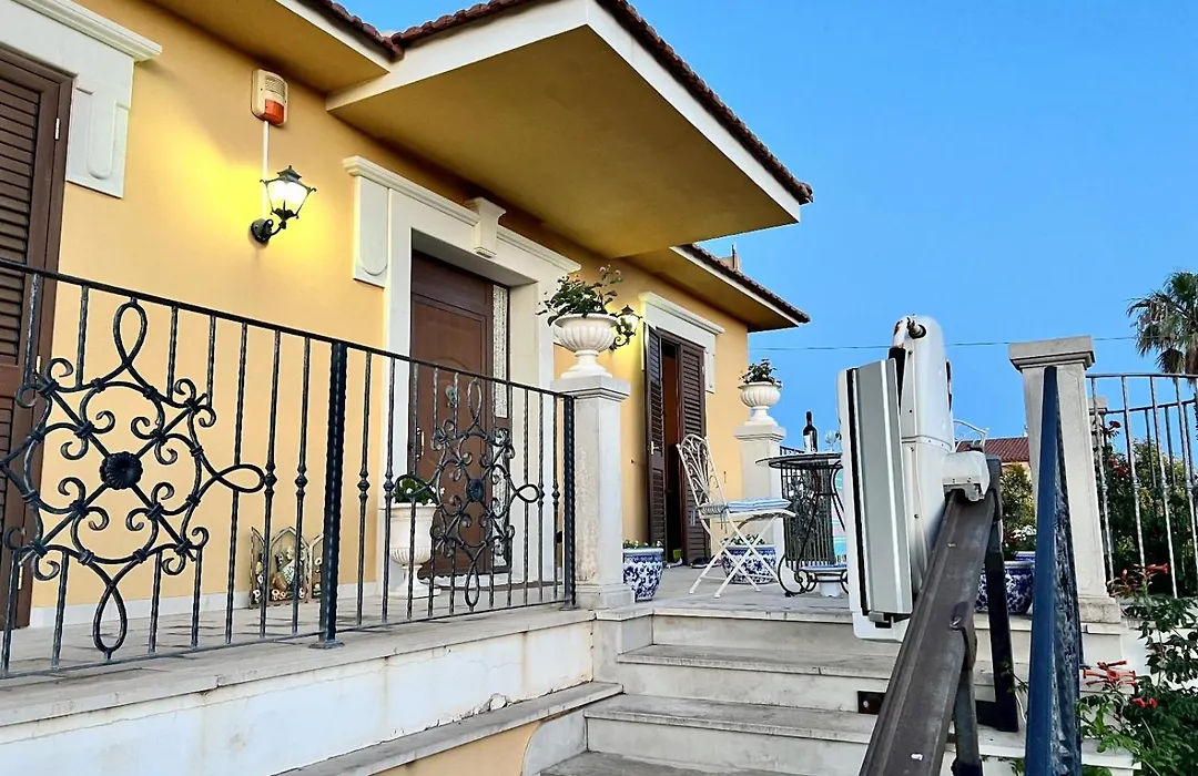 TRAVELLIVING - Sicilian Villa Carnemolla-1